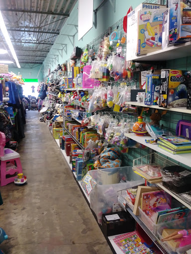 Thrift Store «Family Tree Resale», reviews and photos, 5066 N Lincoln Ave, Chicago, IL 60625, USA