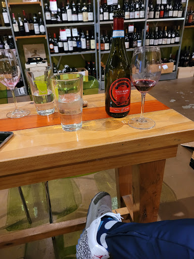 Wine Store «House Wine», reviews and photos, 644 High St, Columbus, OH 43085, USA