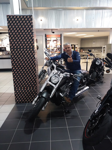 Harley-Davidson Dealer «Oakland Harley-Davidson», reviews and photos, 151 Hegenberger Rd, Oakland, CA 94621, USA