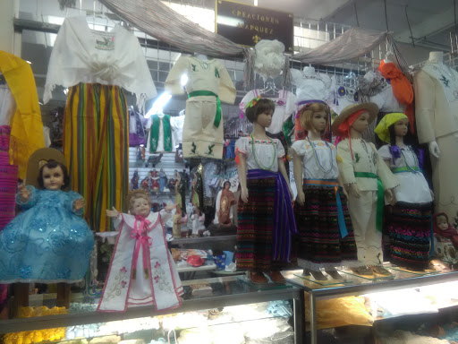 Flea Market «Fox Valley Flea Market», reviews and photos, 840 N State St, Elgin, IL 60123, USA