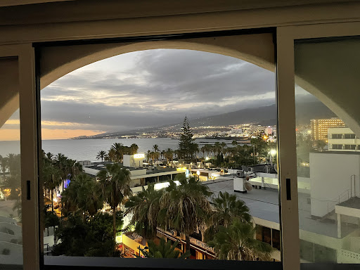 Luxury World Properties en Playa de las Américas