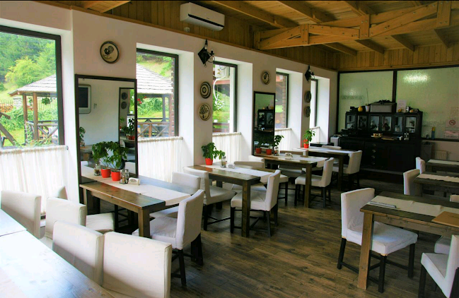 Restaurant Traditional-Bar-Cafenea TOBO by Julius Meinl - Restaurant