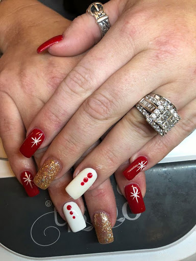 Red Nails Day Spa