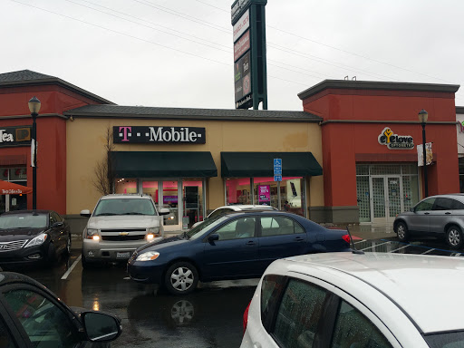 Cell Phone Store «T-Mobile», reviews and photos, 2708 Pinole Valley Rd, Pinole, CA 94564, USA