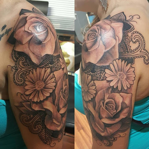Explore arrowhead tattoo ideas, creative tattoo ideas in Tulia, available at Mister Placasos Tattoo Shop