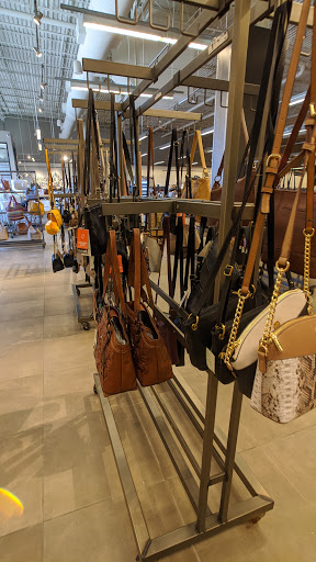 Shoe Store «DSW Designer Shoe Warehouse», reviews and photos, 11500 Burleigh St., Wauwatosa, WI 53222, USA