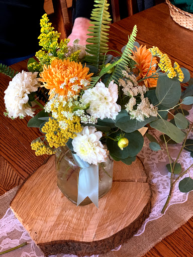 Florist «Petals & Vines», reviews and photos, 410 Main St E, Monmouth, OR 97361, USA