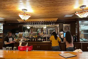 Stroud's Restaurant & Bar image
