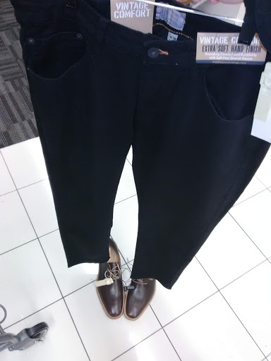 Stores to buy men's sweatpants Nashville