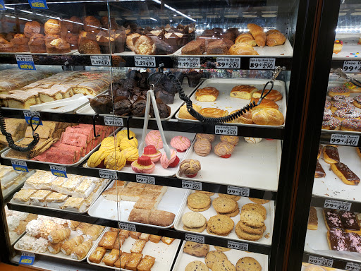 Supermarket «Vallarta Supermarkets», reviews and photos, 21555 Roscoe Blvd, Canoga Park, CA 91304, USA