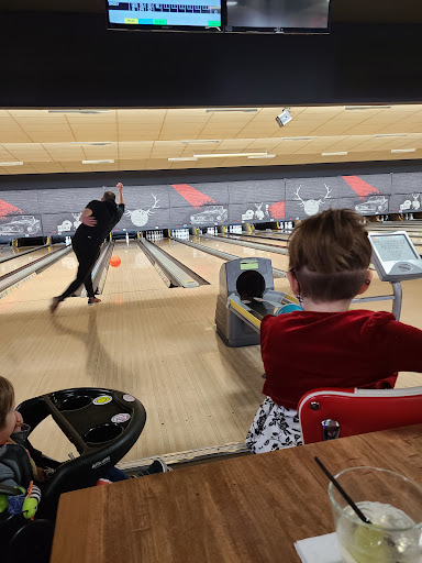 Bowling Alley «Brunswick Zone North Ridgeville Lanes», reviews and photos, 38931 Center Ridge Rd, North Ridgeville, OH 44039, USA