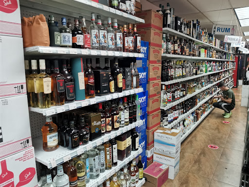 Liquor Store «Bayside Liquor Store», reviews and photos, 184 NE 3rd Ave, Miami, FL 33132, USA