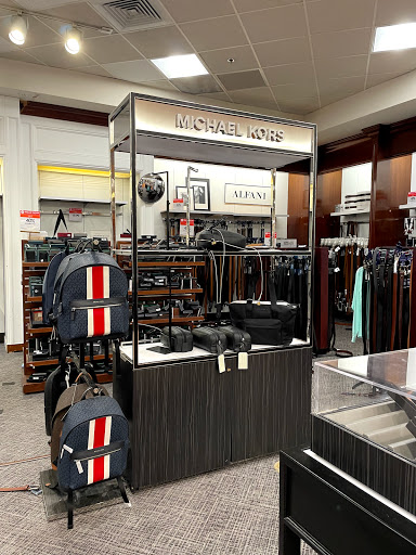 Computer Store «Apple Garden State Plaza», reviews and photos, 1 Garden State Plaza Blvd, Paramus, NJ 07652, USA