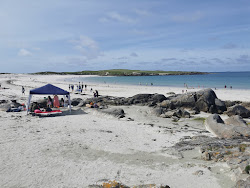 Foto von Dogs Bay Beach und seine wunderschöne Landschaft
