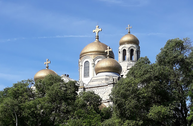 Православен Катедрален храм „Успение Богородично“ - Варна