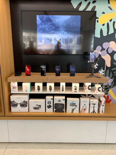 Computer Store «Apple Country Club Plaza», reviews and photos, 227 Nichols Rd, Kansas City, MO 64112, USA