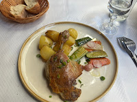Confit de canard du Restaurant français Le Vieux Bistrot : Spécialité Fromage, Fondue , Raclette, Pierrades à Paris - n°1