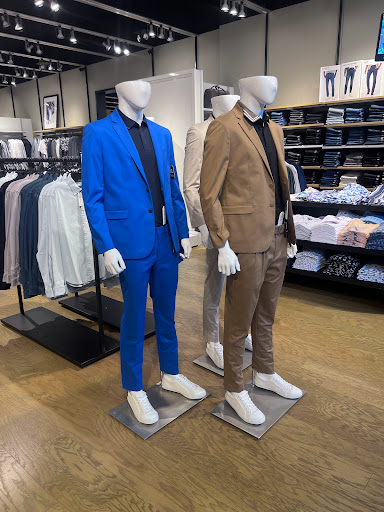 Clothing Store «Express», reviews and photos, 303 Memorial City Mall, Houston, TX 77024, USA