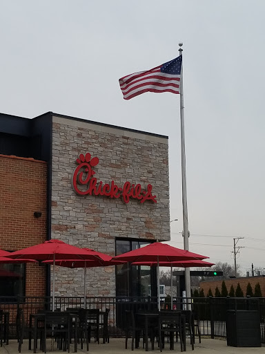 Fast Food Restaurant «Chick-fil-A», reviews and photos, 7101 Kingery Hwy, Willowbrook, IL 60527, USA