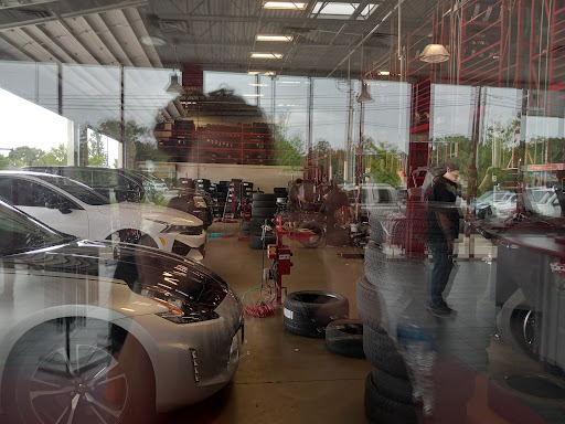 Tire Shop «Discount Tire Store - Tyler, TX», reviews and photos, 3910 S Broadway Ave, Tyler, TX 75701, USA