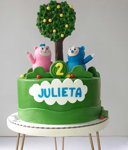 Opiniones de Graciela decorando tortas en Maldonado - Panadería