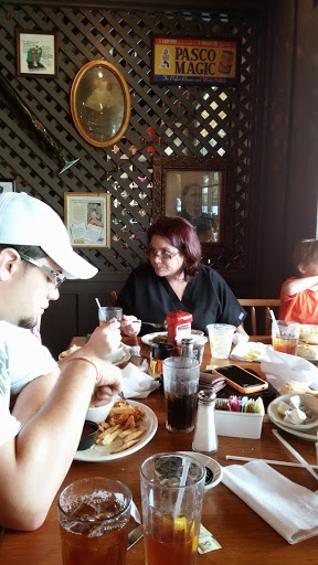 American Restaurant «Cracker Barrel Old Country Store», reviews and photos, 24400 Eastex Fwy, Kingwood, TX 77339, USA