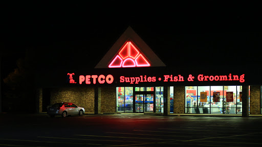 Pet Supply Store «Petco Animal Supplies», reviews and photos, 2515 W Mason St, Green Bay, WI 54303, USA