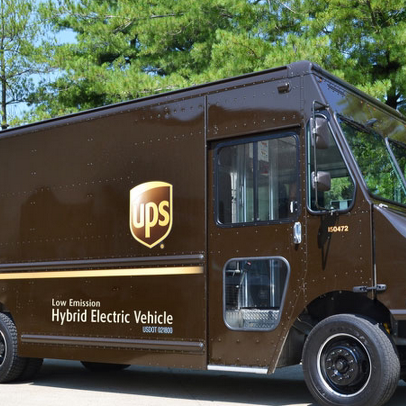 UPS Shipping Outlet