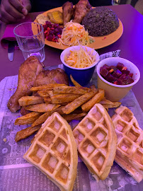 Chicken and Waffles du Restaurant haïtien HAÏTIAN MAMA à Paris - n°4