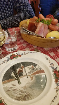 Choucroute d'Alsace du Restaurant de spécialités alsaciennes Winstub Meiselocker à Strasbourg - n°20