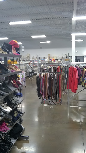 Thrift Store «Goodwill Retail Store of Springfield – Chestnut Crossing», reviews and photos, 425 S Western Ave, Springfield, MO 65802, USA
