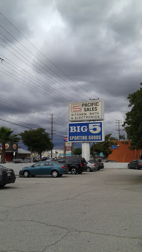 Sporting Goods Store «Big 5 Sporting Goods», reviews and photos, 510 N Victory Blvd, Burbank, CA 91502, USA