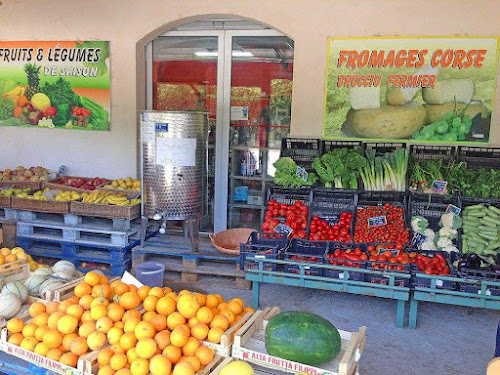 Le petit marché à Sarrola-Carcopino