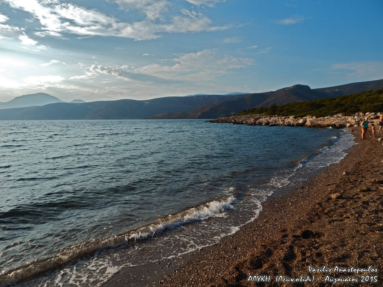 Foto av Alyki voeotia beach med lätt fin sten yta