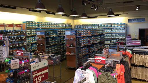 Sportswear Store «Columbia Sportswear Outlet Store at Outlets at Anthem», reviews and photos, 4250 W Anthem Way, Phoenix, AZ 85086, USA