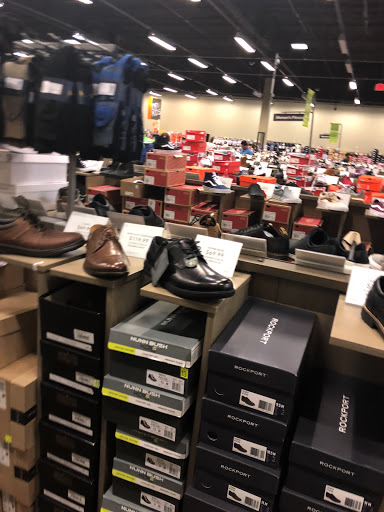 Shoe Store «DSW Designer Shoe Warehouse», reviews and photos, 8389 Leesburg Pike, Vienna, VA 22182, USA