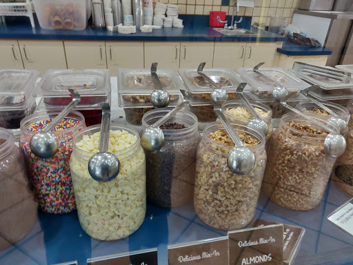 Ice Cream Shop «Marble Slab Creamery», reviews and photos, 14 Biltmore Ave, Asheville, NC 28801, USA