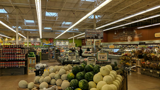 Grocery Store «Fresh Thyme Farmers Market- W. Des Moines», reviews and photos, 2900 University Ave, West Des Moines, IA 50266, USA