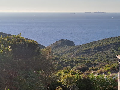 Cabanon sur la mer à Coti-Chiavari