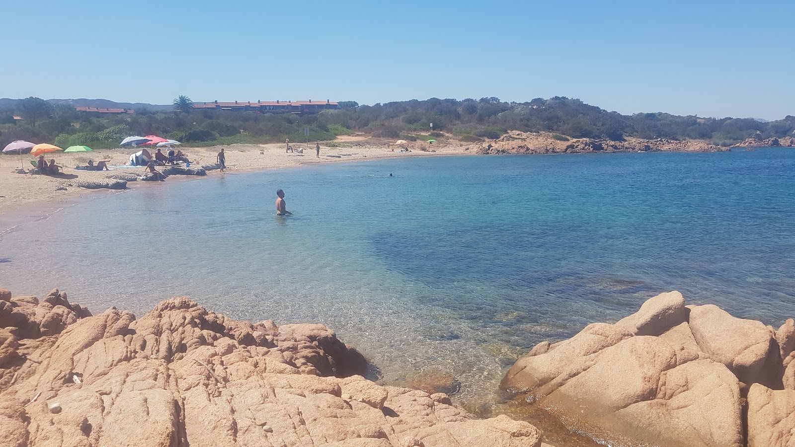 Foto di San Paolo beach II con una superficie del sabbia scura