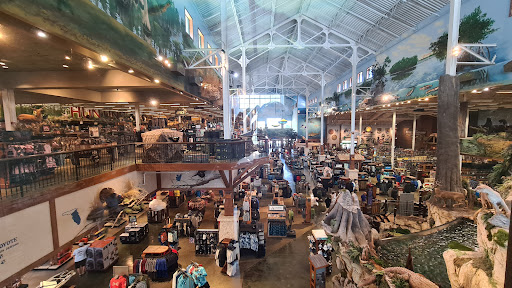 Sporting Goods Store «Bass Pro Shops», reviews and photos, 10040 Gulf Center Dr, Fort Myers, FL 33913, USA