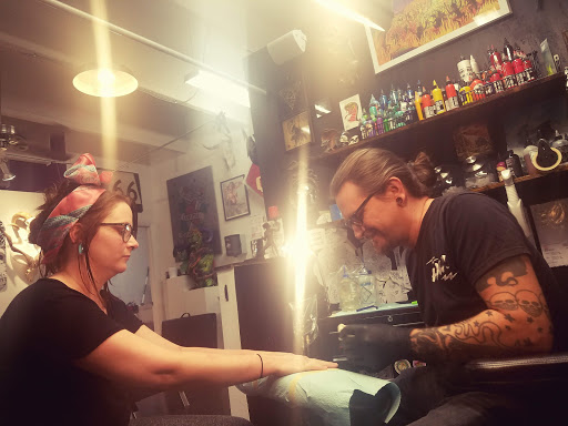 Tattoo Shop «HOWL», reviews and photos, 4160 S Cleveland Ave, Fort Myers, FL 33901, USA