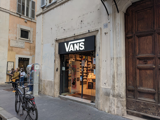 VANS Store Rome Via Del Corso