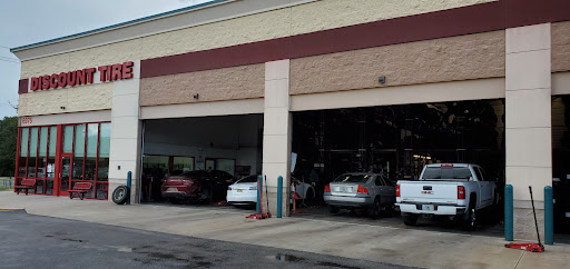 Tire Shop «Discount Tire Store - Lakeland, FL», reviews and photos, 6975 US Hwy 98 N, Lakeland, FL 33809, USA