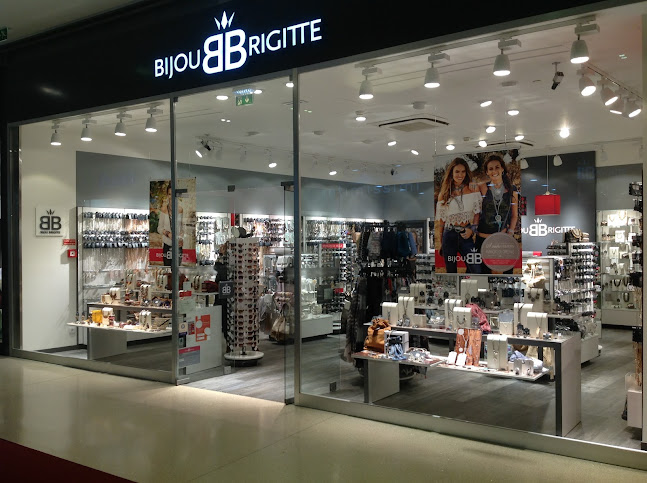http://www.bijou-brigitte.com/