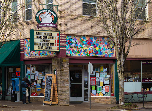 Grocery Store «Harvest Fresh Grocery & Deli», reviews and photos, 251 NE 3rd St, McMinnville, OR 97128, USA