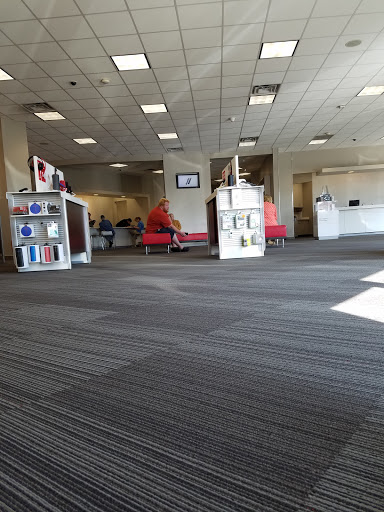 Cell Phone Store «Verizon», reviews and photos, 910 W Town Center Blvd, Champaign, IL 61822, USA