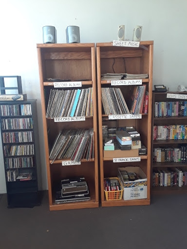 Thrift Store «Meals On Wheels Thrift Store», reviews and photos, 120 N Main St, Lakeport, CA 95453, USA