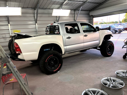 Car Dealer «Alfa Romeo FIAT of McKinney», reviews and photos, 800 N Central Expy, McKinney, TX 75070, USA