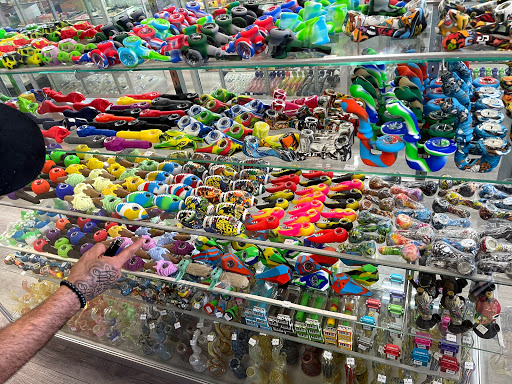 Tobacco Shop «The House of Vape and Smoke», reviews and photos, 944 W 6th St #114, Corona, CA 92882, USA